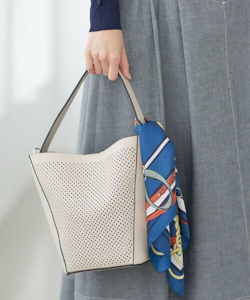 Reflect / リフレクト マフラー・ショール・スヌード・ストール | チェーンデザインスクエアスカーフ | 詳細1