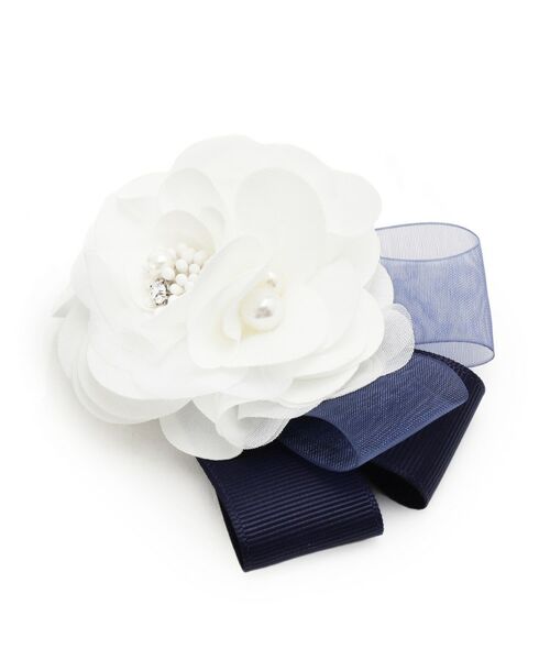Reflect / リフレクト ブローチ・コサージュ | 【フォーマル／入卒】サテンフラワーコサージュ（オフホワイト(003)）