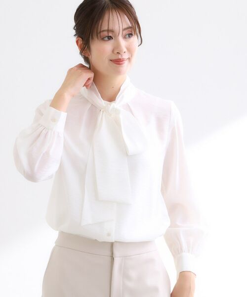 Reflect / リフレクト シャツ・ブラウス | 【ボウタイ取り外し可】ボウタイ付きバンドカラーブラウス（オフホワイト(003)）