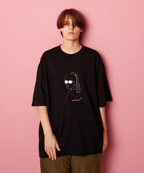 キズ 豊洲PIT 顔Tシャツ KISSES ON OG LABEL TEE BLACK – BlackEyePatch