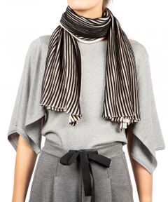 Two-colour ribbed knit、 wide scarf