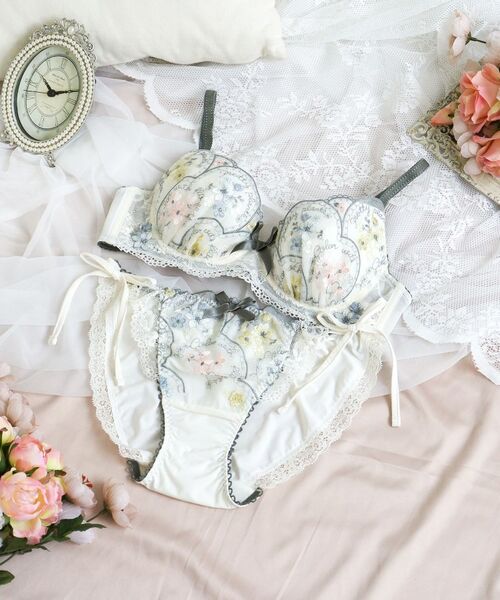 Risa Magli / リサマリ ブラ | フェリーチェ ブラジャー （B-C） ＜サイドシェイプ＞ | 詳細24