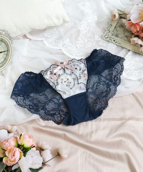 Risa Magli/T} tF[`F [XV[c lCr[(094) 03(L)