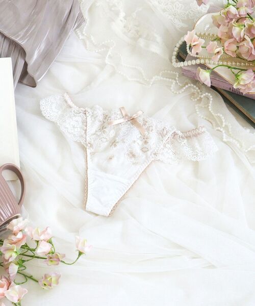 Risa Magli/リサマリ ドーラ Tバック ホワイト(001) 03(L) Risa Magli/リサマリ ドーラ Tバック ホワイト(001) 03(L)