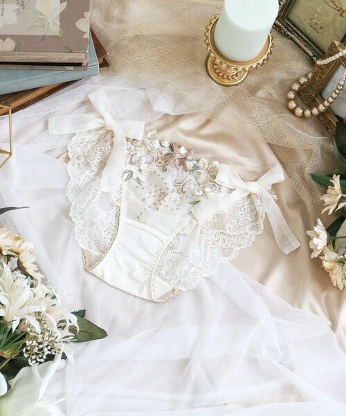 Risa Magli/リサマリ ヴァネッサ リボンショーツ ゴールド(007) 02(M) Risa Magli/リサマリ ヴァネッサ リボンショーツ ゴールド(007) 02(M)