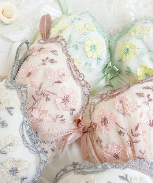 Risa Magli / リサマリ ブラ | ラーレ ブラジャー (D-F) ＜リサマリミラクル谷間ブラ＞ | 詳細9