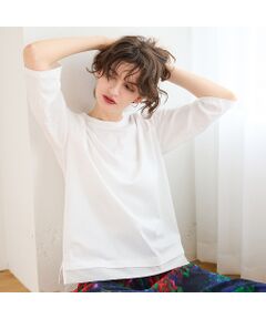 <b>【洗える】【接触冷感素材】<br>夏から秋へスイッチコーデに役立つ◎<br>腕をしっかり隠す大人めTシャツ<br></b><br>■Design■<br>接触冷感で快適、上品でリラックス感を感じられる大人のためのカットソーです。<br>衿ぐりをつめることで、ミニマルな印象に仕上げました。<br>半袖よりもやや長めの袖丈で、手首がすっきりと見えるデザイン。<br>シンプルなTシャツですが、風合いの良さとさり気ないディテールが映え、ほんのりときちんと感が漂います。<br><br>・袖丈を肘下にくるよう設定して二の腕すっきり<br>・本体は上質なコットンスムース素材<br>・裾は透け感のあるシアー素材で切り替え<br>・前後差のあるイレギュラーヘム<br>・シンプルでレイヤードしやすい<br><br>■Color：オフホワイト、ブラウン、ブラック<br><br>■Fabric■<br>イタリアの感性と確かな技術がぎっしりと詰まった「I COTONI DI ALBINI」社の素材を使用しています。<br>生地の発色やしなやかな質感がロイヤルクール加工により更に引き出されています。<br>この素材は、綿の改質により、表面のシャープさとドレープ性を実現しました。<br>滑らかな表情を持ち、ストレッチ性の高い素材です。　　　　　　　　　　　　　　　　　　　　　　　<br>ラッセル部分：心地よい肌触りを保つために、モノフィラメント糸ではなく、極太のポリウレタンの糸を用いて膨らみとハリ感を出し、更に透け感のあるハイテンションの素材に仕上げました。<br><br>■Styling■<br>カジュアルなデニムパンツやスニーカーで作るシンプルなスタイリングがおすすめ。<br>プリントボトムと合わせてシースルーの透け感と女性らしさを活かした着こなしも素敵です。<br><br>■商品特性■<br>素材の厚さ：薄手<br>素材の透け感：裾部分あり<br>素材の光沢：ややあり<br>素材の収縮性：カットソー部分のみあり<br><br>※モデル身長；172cm<br><br><br><br>■コンセプト■<br>【R-ISM リズム】<br>自然体で生きることが美しいというホリスティックビューティーの考え方を元に、忙しい日々のなかで大切なことのバランスを考える大人の女性のためのブランド。心やすらぐ空間に馴染む洋服を提案。<br><br>※撮影環境により光の当たり具合で色味が違って見える場合があります。 <br>※商品画像はサンプルのため、色味やサイズ、プリントの位置、仕様などに変更がある場合があります。 <br>※取扱いの注意については取扱い表示をご確認の上、着用をお願いします。<BR>