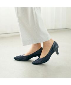 Ｖカットレースパンプス
