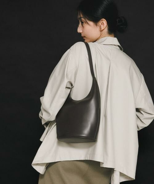 RODE SKO / ロデスコ ショルダーバッグ | ROH Seoul　MEDIUM AROUND HOBO BAG | 詳細10