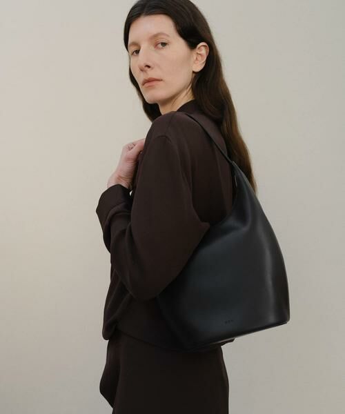 RODE SKO / ロデスコ ショルダーバッグ | ROH Seoul　MEDIUM AROUND HOBO BAG（ブラック）