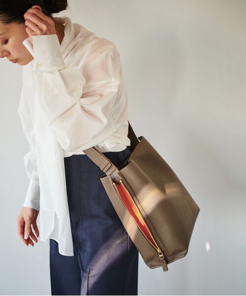 WEB限定】【E'POR】Y BAG Shoulder M（サイドジップショルダーバッグ