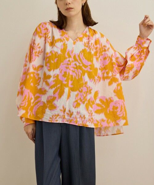 ROPE' / ロペ シャツ・ブラウス | 【DEVEAUX（デヴォー）】別注ボカシフラワーボリュームスリーブブラウス/洗える | 詳細1