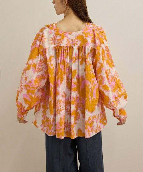 ROPE' / ロペ シャツ・ブラウス | 【DEVEAUX（デヴォー）】別注ボカシフラワーボリュームスリーブブラウス/洗える | 詳細3