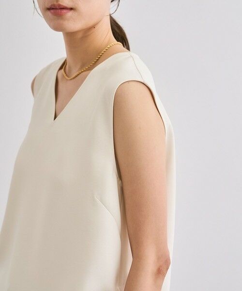 ROPE' / ロペ シャツ・ブラウス | 【洗える】バックサテンドロストVネックブラウス【WEB・一部店舗限定】 | 詳細14