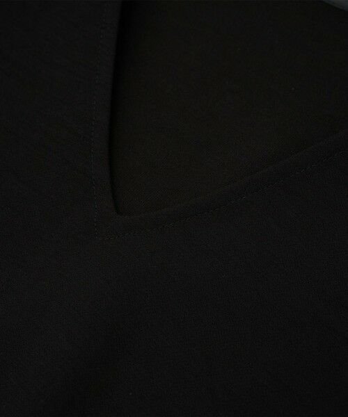 ROPE' / ロペ シャツ・ブラウス | 【洗える】バックサテンドロストVネックブラウス【WEB・一部店舗限定】 | 詳細17
