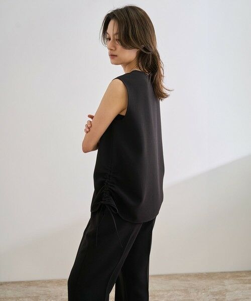 ROPE' / ロペ シャツ・ブラウス | 【洗える】バックサテンドロストVネックブラウス【WEB・一部店舗限定】 | 詳細4