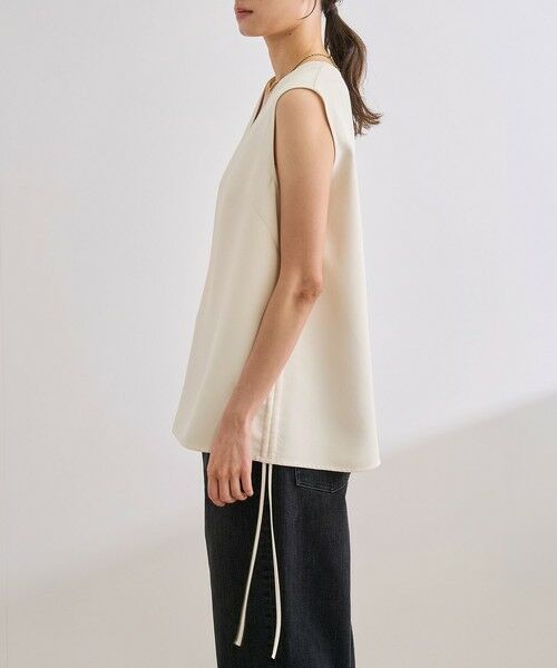 ROPE' / ロペ シャツ・ブラウス | 【洗える】バックサテンドロストVネックブラウス【WEB・一部店舗限定】 | 詳細9