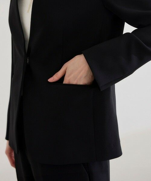 ROPE' / ロペ ノーカラージャケット | トリアセバックサテン ジャケット【オフィス/通勤/セットアップ対応】/洗える | 詳細15