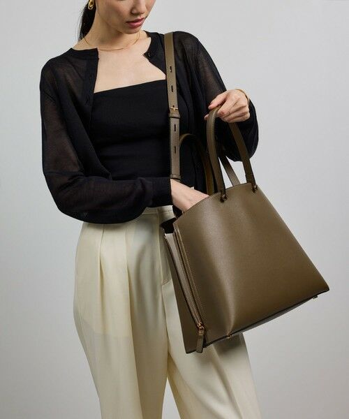 ROPE'/ロペ 【E'POR】Y BAG Medium+【WEB限定/一部店舗限定】【通勤】【A4/PC対応】【25AW】 カーキー系(38) F ROPE'/ロペ 【E'POR】Y BAG Medium+【WEB限定/一部店舗限定】【通勤】【A4/PC対応】【25AW】 カーキー系(38) F