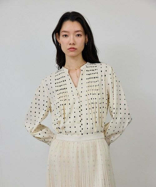 ROPE' / ロペ シャツ・ブラウス（半袖以外） | スクエアドットプリントブラウス/イージーケア | 詳細1