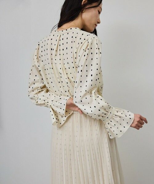ROPE' / ロペ シャツ・ブラウス（半袖以外） | スクエアドットプリントブラウス/イージーケア | 詳細2