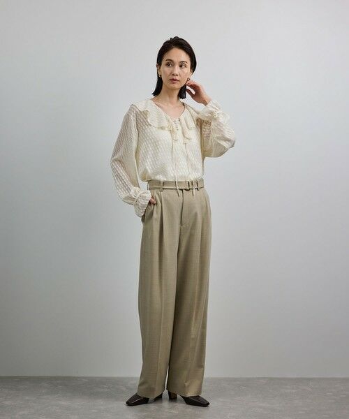 ROPE' / ロペ シャツ・ブラウス（半袖以外） | 【洗える】ラッフルVネックブラウス（ジャガード/リーフプリント）【WEB・一部店舗限定】 | 詳細20