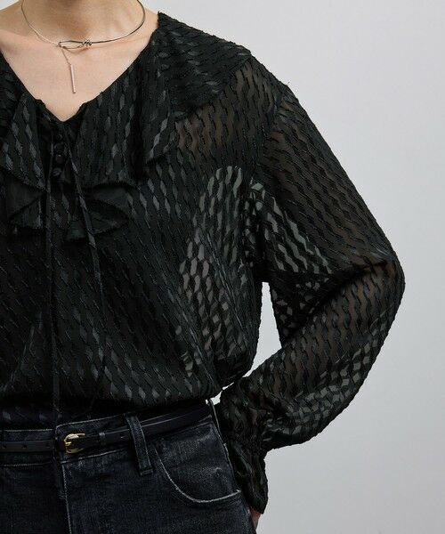 ROPE' / ロペ シャツ・ブラウス（半袖以外） | 【洗える】ラッフルVネックブラウス（ジャガード/リーフプリント）【WEB・一部店舗限定】 | 詳細22