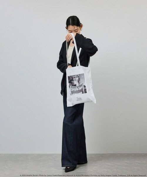 ROPE' / ロペ トートバッグ | 【Brigitte Bardot×ROPE'・コラボ】モノクロフォトプリントキャンバストートバッグ【A4対応】 | 詳細1