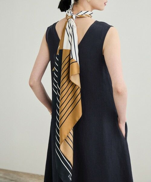 ROPE' / ロペ ロング・マキシ丈ワンピース | 尾州リネン ディープVネックフレアワンピース | 詳細2