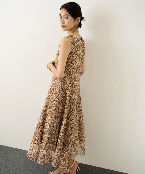 ROPE' / ロペ ロング・マキシ丈ワンピース | 【DEVEAUX(デヴォー)】プリントフレアワンピース（キャメル系(26)）