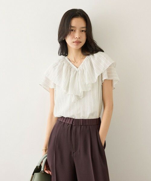 ROPE' / ロペ シャツ・ブラウス | 【一部WEB限定】Vネックフリルブラウス(無地・ピンストライプ)/イージーケア | 詳細4