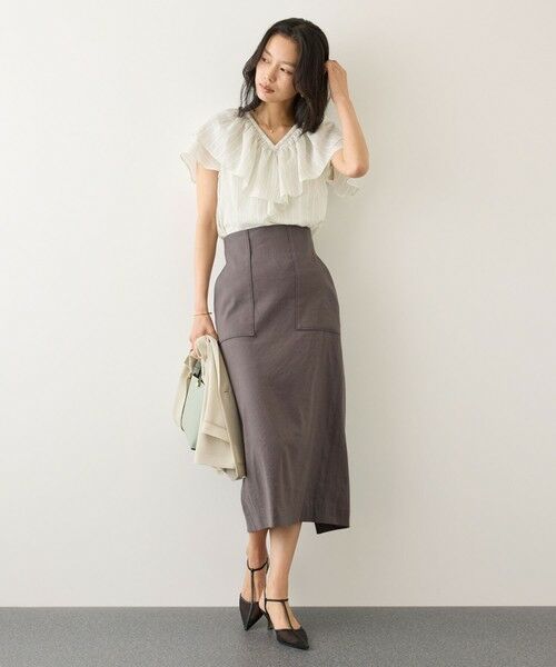 ROPE' / ロペ シャツ・ブラウス | 【一部WEB限定】Vネックフリルブラウス(無地・ピンストライプ)/イージーケア | 詳細5