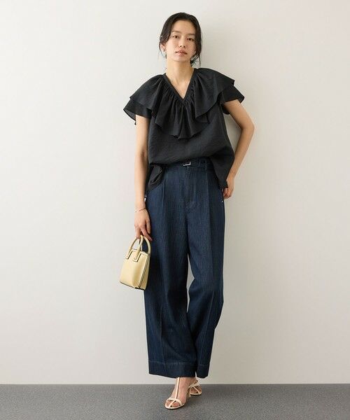 ROPE' / ロペ シャツ・ブラウス | 【一部WEB限定】Vネックフリルブラウス(無地・ピンストライプ)/イージーケア | 詳細7