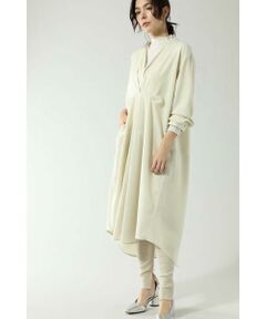 タック入りスキッパーワンピース