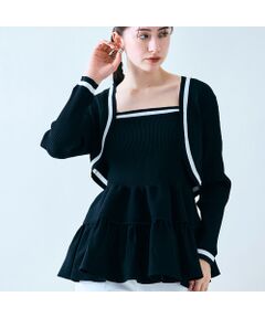 《Design》<br>・キャミソールとボレロニットがセットになったアンサンブルニット。<br>・キャミソールはシンプルなリブ編みに裾が大胆に広がるシルエット。<br>・ボレロは短めの着丈でコンパクトなサイズで別々でも着用可能。<br><br><br>■洗濯：水洗い可<br>■透け感：なし<br>■裏地：なし<br>■ポケット：なし<br><br>モデル身長　172㎝ / 着用サイズ 38号<br><br>【お取り扱い等について】<br>・取り扱いについては、商品についている品質表示でご確認ください。<br>・照明の関係により、実際よりも色味が違って見える場合があります。<br>またパソコン・スマートフォンなどの環境により、若干製品と画像のカラーが異なる場合もございます。予めご了承ください。<br>・商品画像はサンプルのため、色味やサイズ、プリント位置、仕様などに変更がある場合がございますので、予めご了承ください。<br><br><br><b>Audie a Muses / オーディア ミューズ</b><br>スタンダードなアイテムに女性らしい柔らかさを加え、モードに仕上げたオーディアミューズ。<br>コンサバティブになりすぎず、構築的なシルエットと手の込んだディティールで織りなすクチュール感のあるアイテム。<br>上質なエレガンスを纏い、自分らしくオシャレを楽しむ女性に向けた華やぎ感のあるフェミニンモードを提案。<BR>