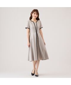 ローズティアラ 半袖ワンピース 切り替え プリーツ シンプル ベーシック 可愛い ローズティアラ 半袖ワンピース 切り替え プリーツ シンプル
