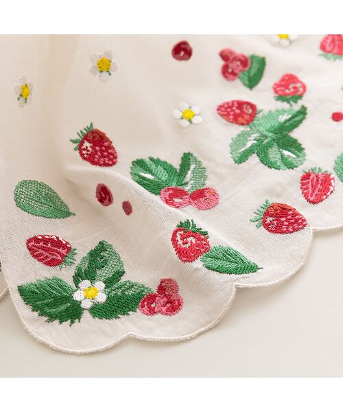Rose Tiara / ローズティアラ マフラー・ショール・スヌード・ストール | 【再入荷】スカラップ刺繍いちご柄ストール | 詳細1
