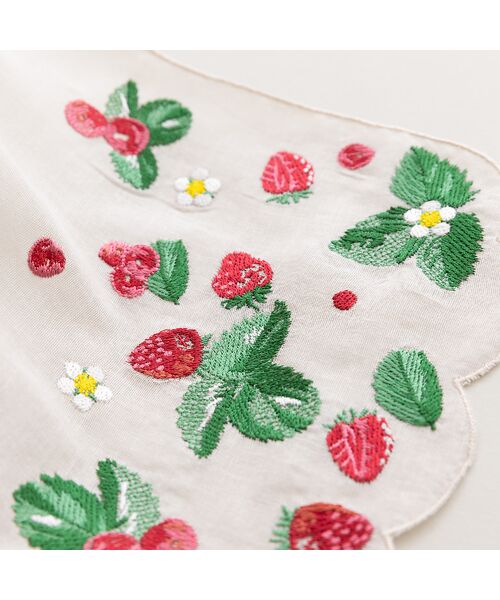 Rose Tiara / ローズティアラ マフラー・ショール・スヌード・ストール | 【再入荷】スカラップ刺繍いちご柄ストール | 詳細2