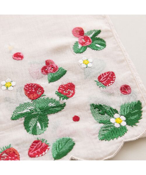Rose Tiara / ローズティアラ マフラー・ショール・スヌード・ストール | 【再入荷】スカラップ刺繍いちご柄ストール | 詳細7