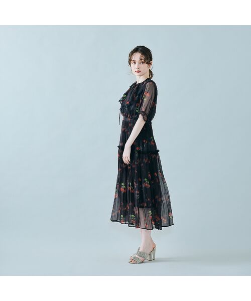 ローズティアラ 半袖ワンピース 切り替え プリーツ シンプル ベーシック 可愛い ローズティアラ 半袖ワンピース 切り替え プリーツ シンプル