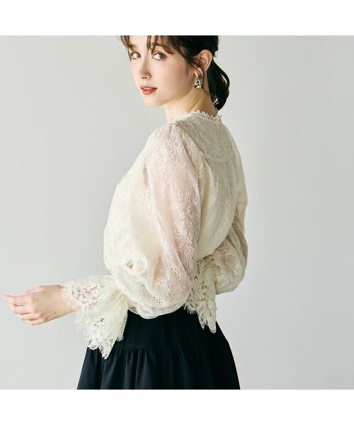Rose Tiara / ローズティアラ シャツ・ブラウス | フラワーモチーフ付きレースブラウス | 詳細2