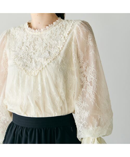 Rose Tiara / ローズティアラ シャツ・ブラウス | フラワーモチーフ付きレースブラウス | 詳細4