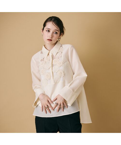 Rose Tiara / ローズティアラ シャツ・ブラウス | 立体フラワーモチーフ付きブラウス | 詳細1