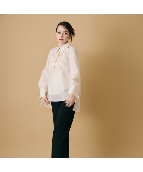 Rose Tiara / ローズティアラ シャツ・ブラウス | 立体フラワーモチーフ付きブラウス | 詳細2