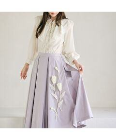 Rose Tiara / ローズティアラ ミニ・ひざ丈スカート | 立体フラワーモチーフ付きフレアスカート