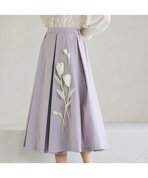 Rose Tiara / ローズティアラ ミニ・ひざ丈スカート | 立体フラワーモチーフ付きフレアスカート | 詳細3