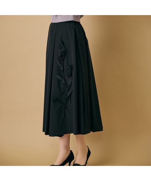 Rose Tiara / ローズティアラ ミニ・ひざ丈スカート | 立体フラワーモチーフ付きフレアスカート | 詳細10