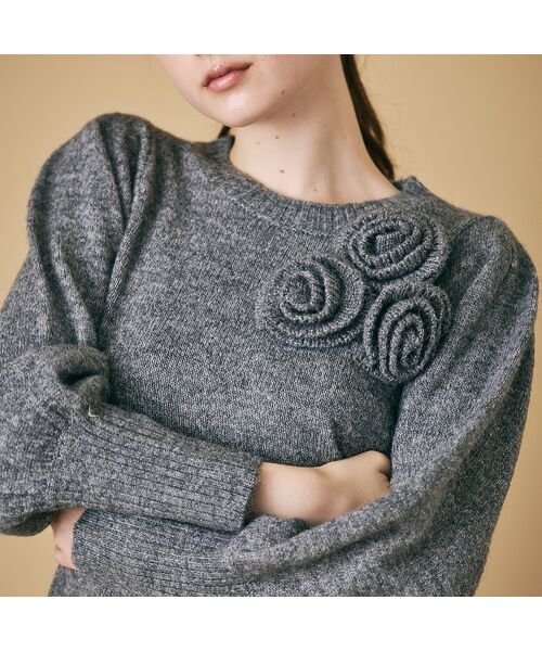 Rose Tiara / ローズティアラ ニット・セーター | フラワーコサージュ付きニットプルオーバー | 詳細4