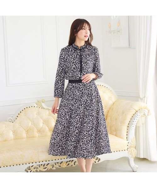 Rose Tiara / ローズティアラ ミニ・ひざ丈スカート | 【セットアップ対応】フラワーパターンフレアスカート（ブラック）