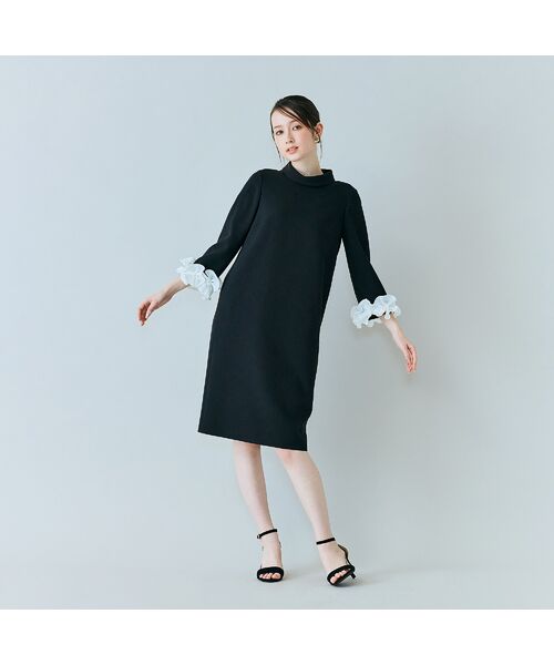 Rose Tiara / ローズティアラ ミニ丈・ひざ丈ワンピース | プリーツフラワー付きワンピース（ブラック）